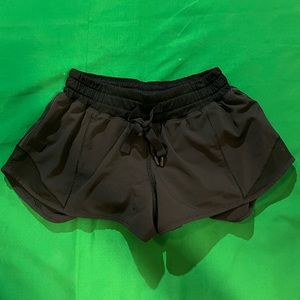 Lululemon Hotty Hot Shorts 2.5